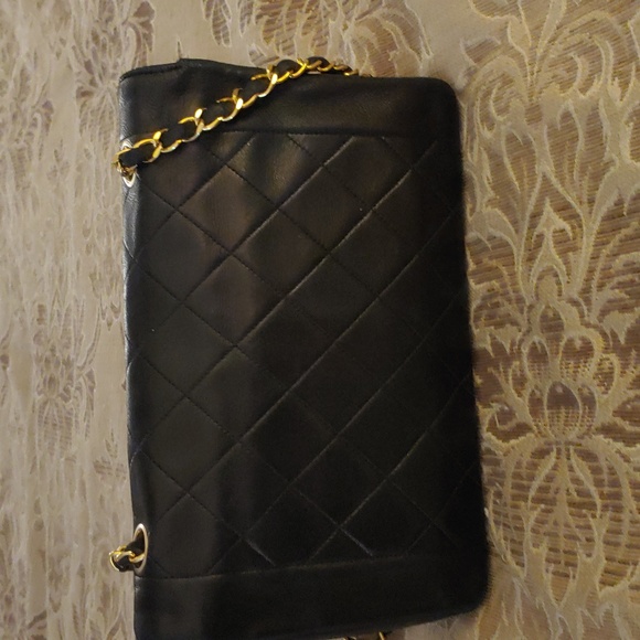 Chanel lambskin bag - Picture 2 of 7